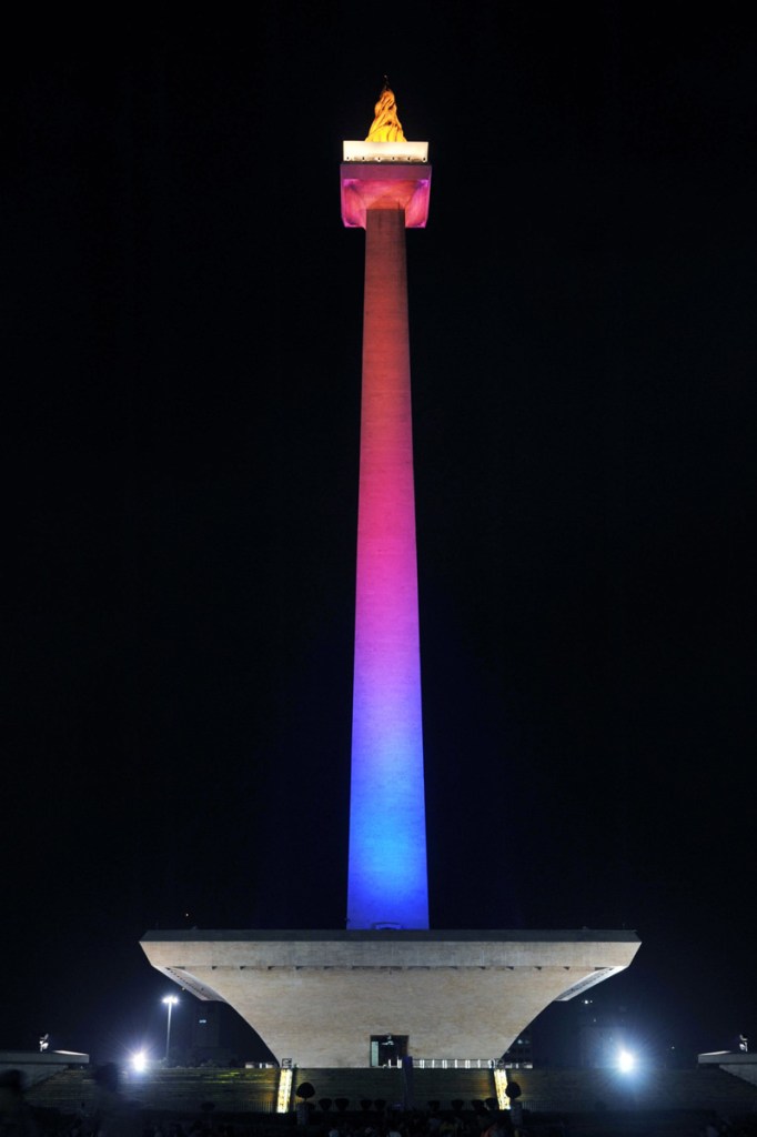 Monumen Nasional Jakarta decorative lighting, 2012. As technical lead.